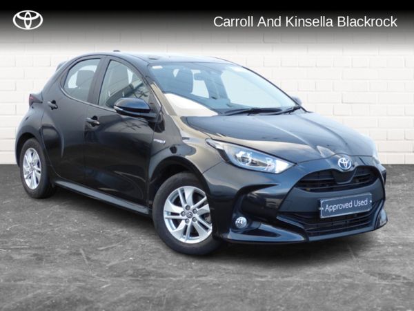 Toyota Yaris Hatchback, Petrol Hybrid, 2025, Black