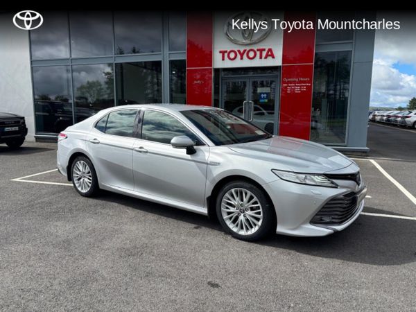 Toyota Camry Saloon, Petrol Hybrid, 2021, Silver