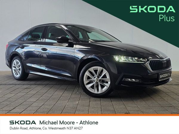 Skoda Octavia Saloon, Petrol, 2022, Black