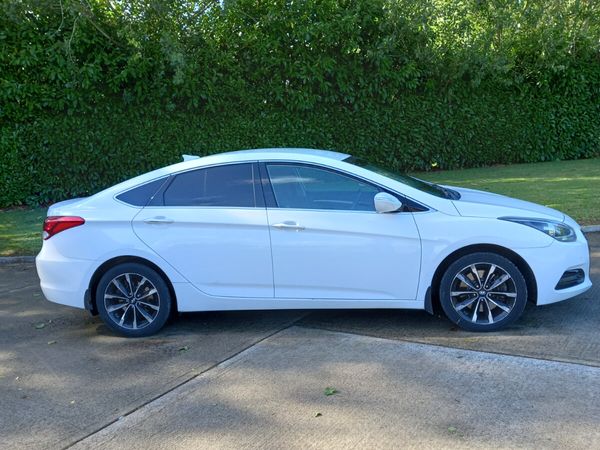 Hyundai i40 Saloon, Diesel, 2015, White