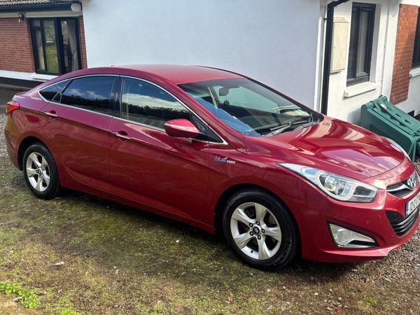 Hyundai i40 Saloon, Diesel, 2012, Red