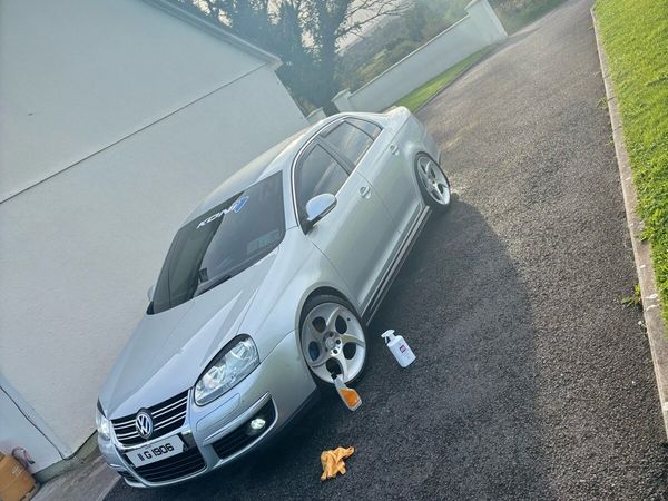 Volkswagen Jetta Saloon, Petrol, 2011, Silver
