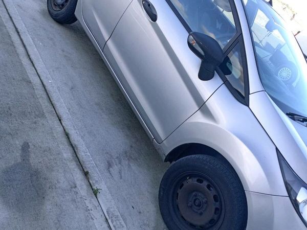 Ford Fiesta Hatchback, Petrol, 2013, Silver