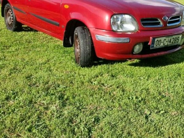 Nissan Micra Hatchback, Petrol, 2000, Red