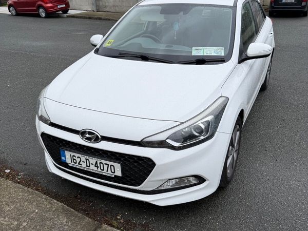 Hyundai i20 Hatchback, Petrol, 2016, White