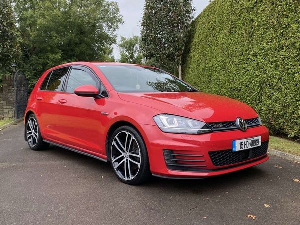 Volkswagen Golf Hatchback, Diesel, 2015, Red