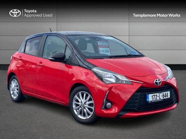 Toyota Yaris Hatchback, Petrol, 2017, Red