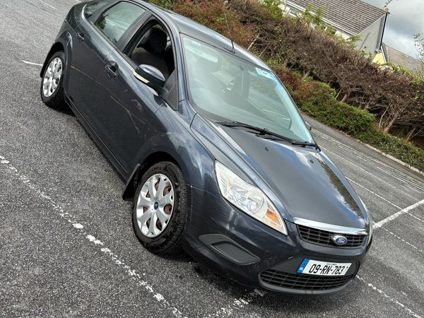 Ford Focus Hatchback, Diesel, 2009, Grey