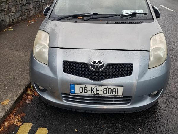 Toyota Yaris Hatchback, Petrol, 2006, Silver