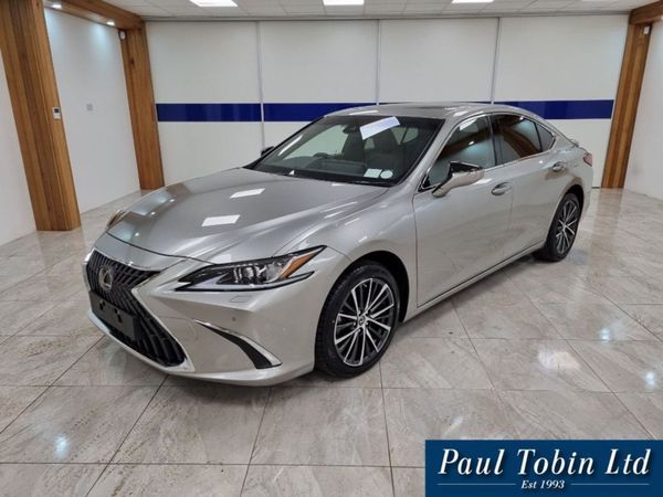 Lexus Other Saloon, Hybrid, 2023, Silver