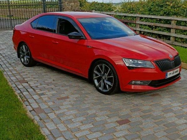 Skoda Superb Hatchback, Diesel, 2017, Red