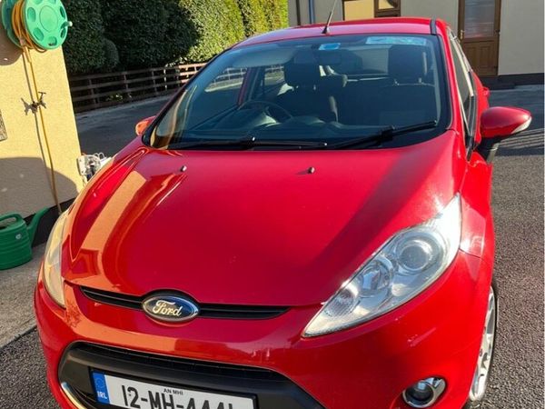 Ford Fiesta Hatchback, Petrol, 2012, Red