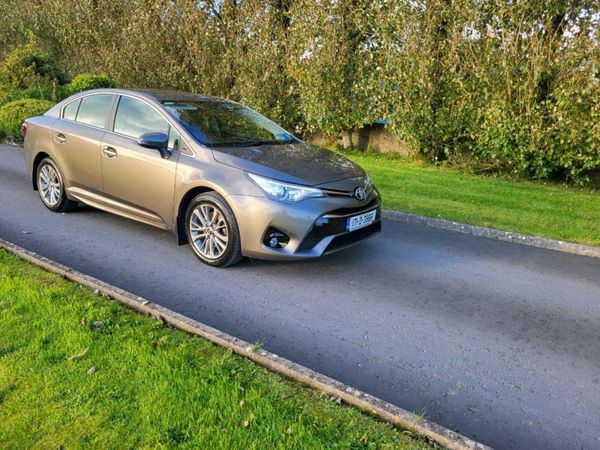 Toyota Avensis Saloon, Diesel, 2017, Grey