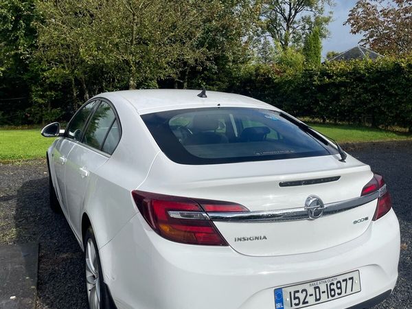 Opel Insignia Hatchback, Diesel, 2015, White