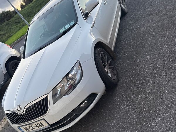 Skoda Superb Saloon, Diesel, 2014, White