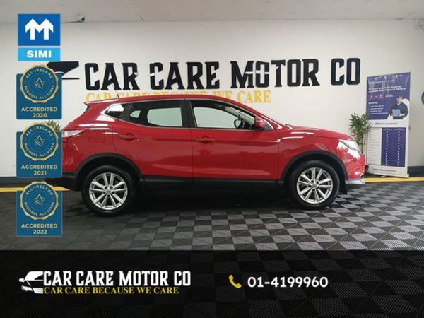 Nissan Qashqai SUV, Diesel, 2015, Red