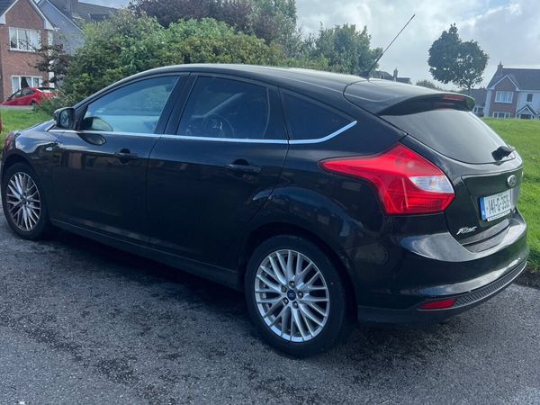 Ford Focus Hatchback, Petrol, 2014, Black