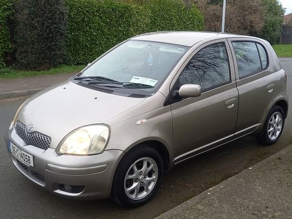 Toyota Yaris Hatchback, Petrol, 2005, Grey