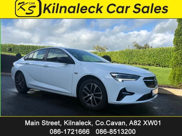 Opel Insignia Hatchback, Diesel, 2022, White