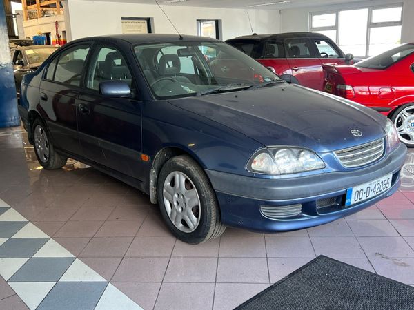 Toyota Avensis Saloon, Petrol, 2000, Blue