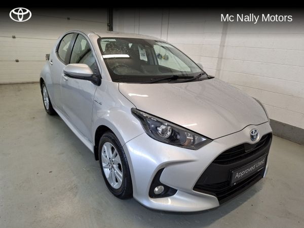 Toyota Yaris Hatchback, Petrol Hybrid, 2021, Silver