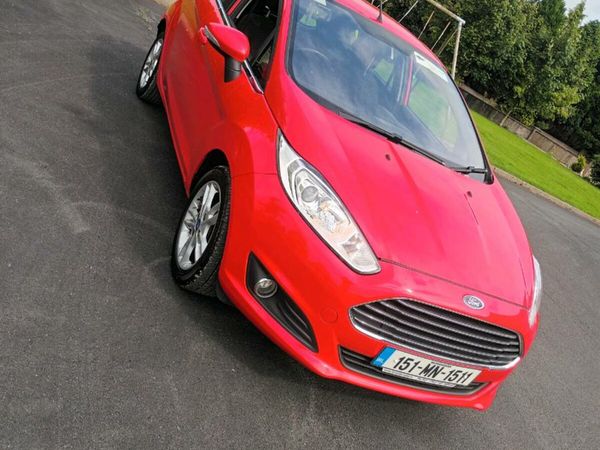 Ford Fiesta Hatchback, Diesel, 2015, Red