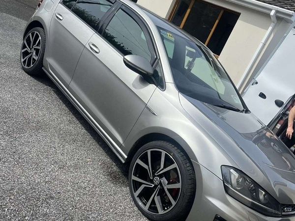 Volkswagen Golf Hatchback, Diesel, 2015, Silver