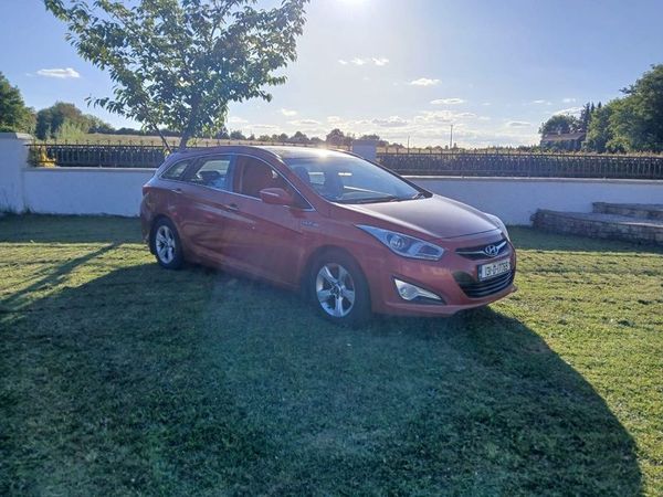 Hyundai i40 Estate/Jeep, Diesel, 2013, Red