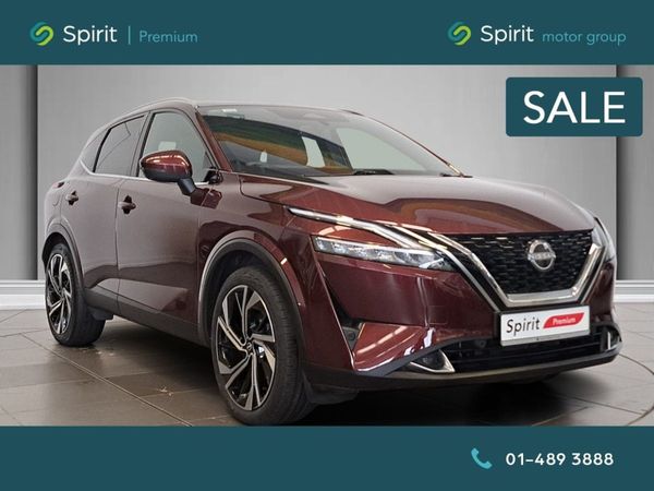 Nissan Qashqai MPV, Petrol, 2022, Red
