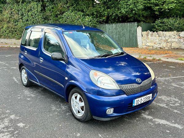 Toyota Yaris Hatchback, Petrol, 2000, Blue