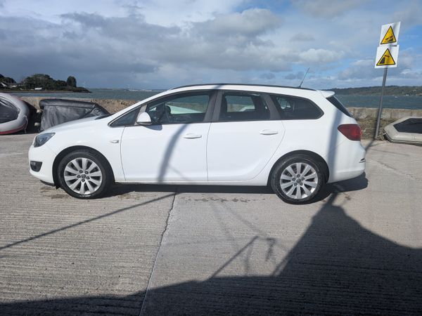 Opel Astra Estate, Diesel, 2013, White