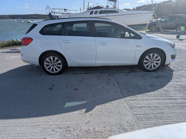 Opel Astra Estate, Diesel, 2013, White