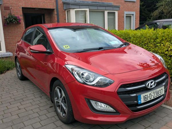 Hyundai i30 Hatchback, Petrol, 2016, Red