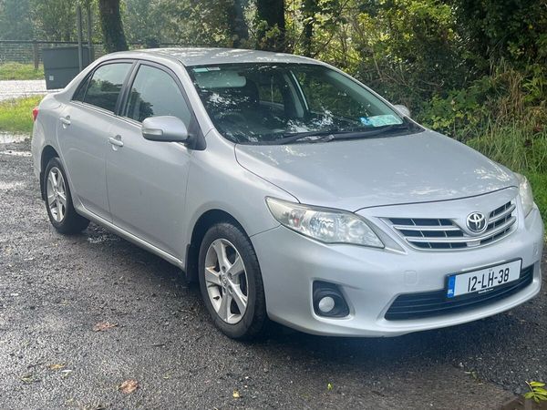 Toyota Corolla Saloon, Diesel, 2012, Silver