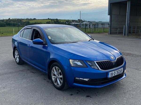 Skoda Octavia Saloon, Diesel, 2019, Blue