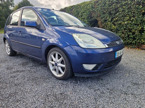 Ford Fiesta Hatchback, Petrol, 2005, Blue