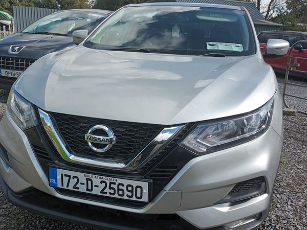 Nissan Qashqai SUV, Diesel, 2017, Silver
