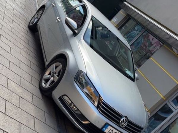 Volkswagen Passat Saloon, Diesel, 2012, Silver
