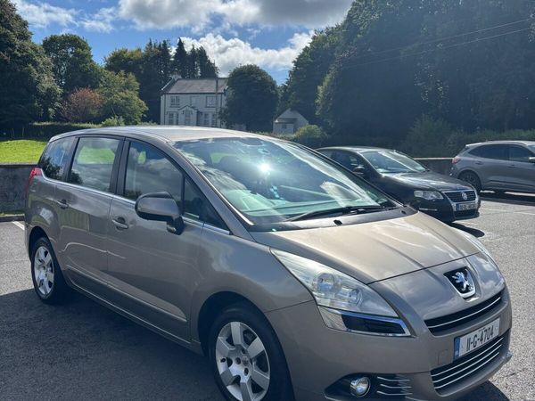 Peugeot 5008 MPV, Diesel, 2011, Grey