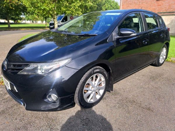 Toyota Auris Hatchback, Diesel, 2014, Black