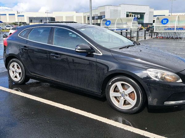 Volvo V40 Hatchback, Diesel, 2014, Black