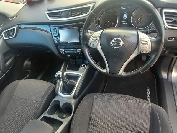 Nissan Qashqai SUV, Diesel, 2017, Grey