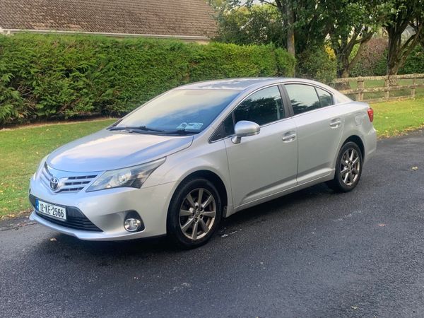 Toyota Avensis Saloon, Diesel, 2012, Silver