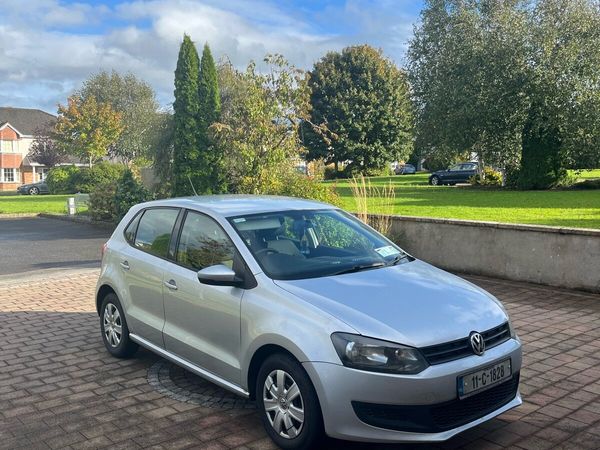 Volkswagen Polo Hatchback, Petrol, 2011, Silver