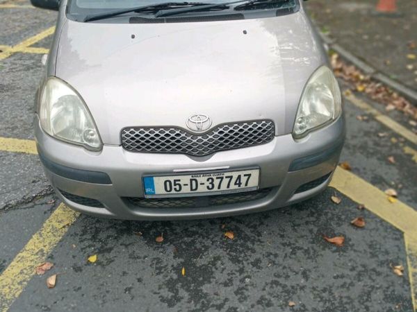 Toyota Yaris Hatchback, Petrol, 2005, Grey