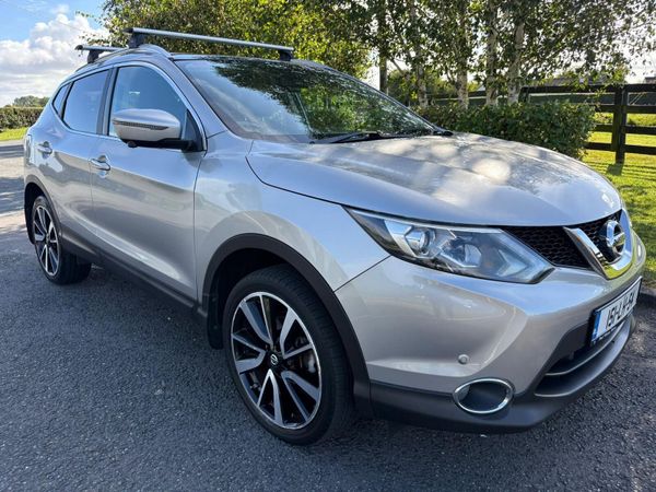 Nissan Qashqai Hatchback, Diesel, 2015, Silver