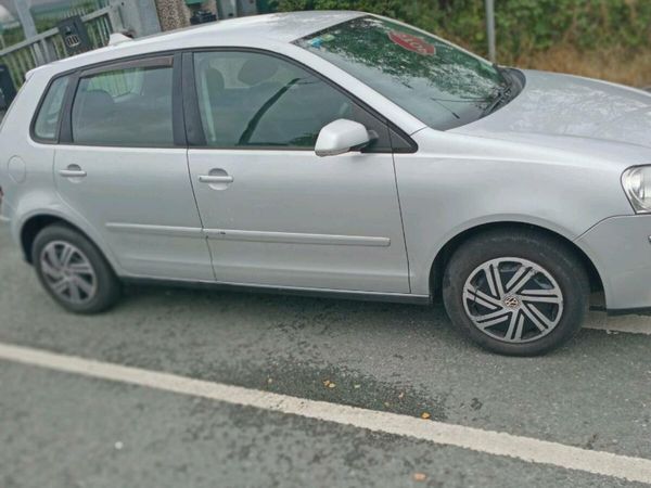 Volkswagen Polo Hatchback, Petrol, 2005, Silver