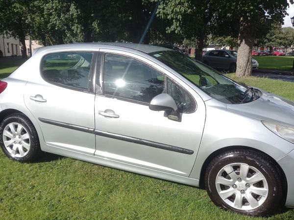 Peugeot 207 Hatchback, Diesel, 2009, Silver