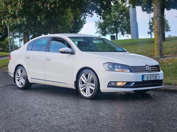 Volkswagen Passat Saloon, Diesel, 2012, White