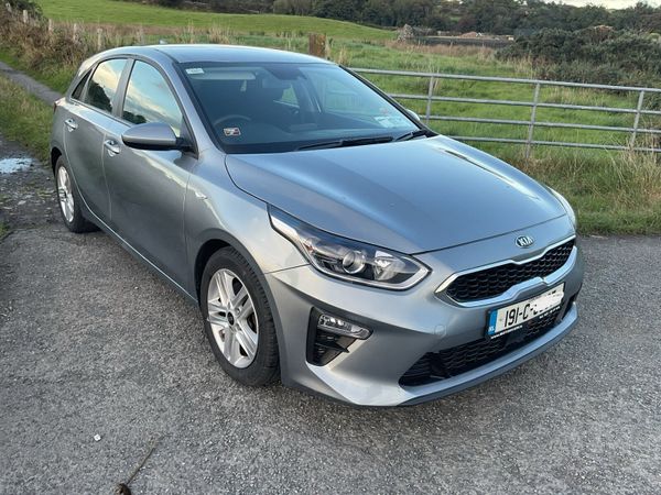 Kia Ceed Hatchback, Petrol, 2019, Grey